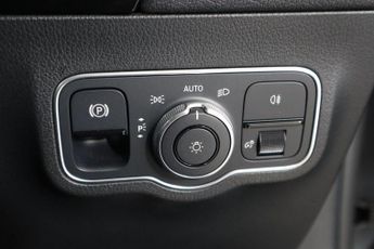 MERCEDES-BENZ EQA EQA 300 66.5kWh AMG Line Auto 4MATIC 5dr