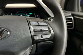 HYUNDAI IONIQ 38.3kWh Premium SE Hatchback 5dr Electric Auto (136 ps) 1 Owner 