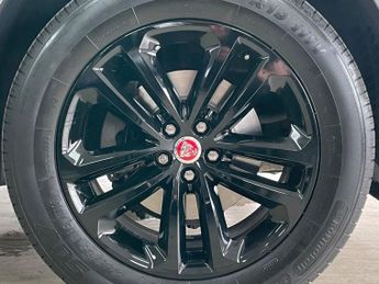 JAGUAR F-PACE 2.0 D180 R-Sport SUV 5dr Diesel Auto Euro 6 (s/s) (180 ps)