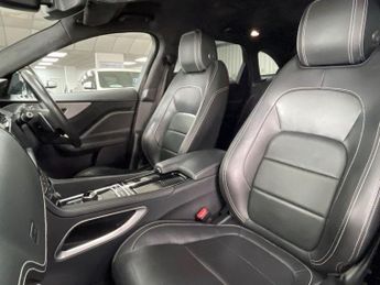 JAGUAR F-PACE 2.0 D180 R-Sport SUV 5dr Diesel Auto Euro 6 (s/s) (180 ps)