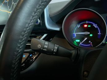 TOYOTA CHR 2.0 DESIGN 5d AUTO 181 BHP