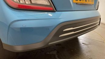 HYUNDAI KONA 64kWh Premium SUV 5dr Electric Auto (10.5kW Charger) (204 ps)