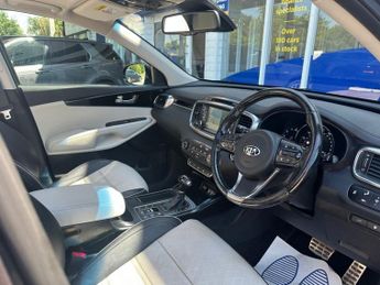 KIA SORENTO 2.2 CRDi KX-4 SUV 5dr Diesel Auto AWD Euro 6 (197 bhp)