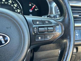 KIA SORENTO 2.2 CRDi KX-4 SUV 5dr Diesel Auto AWD Euro 6 (197 bhp)