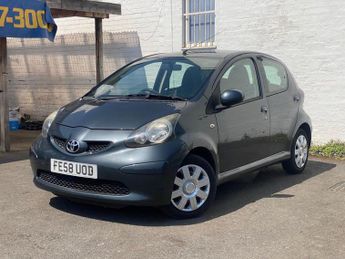 TOYOTA AYGO 1.0 VVT-i + Hatchback 5dr Petrol Manual Euro 4 (67 bhp)