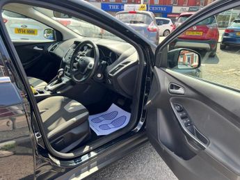 FORD FOCUS 1.6 Zetec Estate 5dr Petrol Powershift Euro 5 (125 ps)