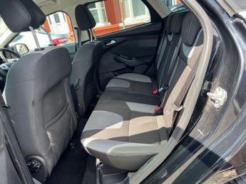 FORD FOCUS 1.6 Zetec Estate 5dr Petrol Powershift Euro 5 (125 ps)