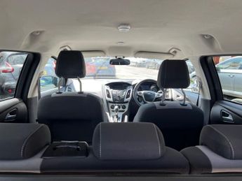 FORD FOCUS 1.6 Zetec Estate 5dr Petrol Powershift Euro 5 (125 ps)