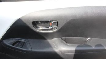 TOYOTA AYGO 1.0 VVT-i x-press Hatchback 5dr Petrol x-shift Euro 6 (68 ps)