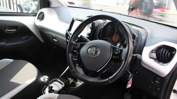 TOYOTA AYGO 1.0 VVT-i x-press Hatchback 5dr Petrol x-shift Euro 6 (68 ps)