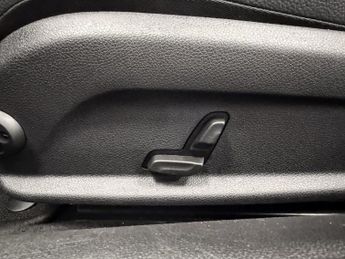 MERCEDES-BENZ E-CLASS 2.0 E220d AMG Line Coupe 2dr Diesel G-Tronic+ Euro 6 (s/s) (194 