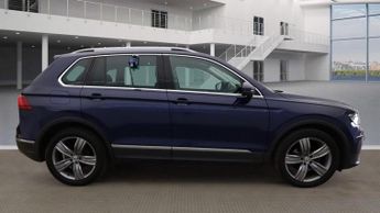 VOLKSWAGEN TIGUAN 2.0 TDI SEL SUV 5dr Diesel DSG Euro 6 (s/s) (150 ps)