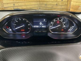 PEUGEOT 2008 1.6 VTi Allure SUV 5dr Petrol Auto Euro 5 (120 ps)