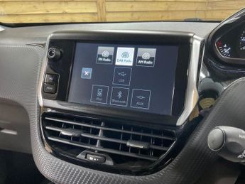 PEUGEOT 2008 1.6 VTi Allure SUV 5dr Petrol Auto Euro 5 (120 ps)