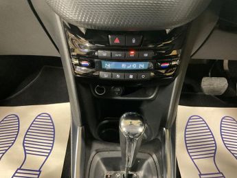 PEUGEOT 2008 1.6 VTi Allure SUV 5dr Petrol Auto Euro 5 (120 ps)