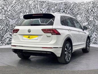 VOLKSWAGEN TIGUAN 2.0 TDI BlueMotion Tech R-Line SUV 5dr Diesel DSG 4Motion Euro 6
