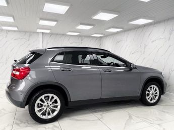 MERCEDES-BENZ GLA CLASS 1.6 GLA200 SE (Executive) SUV 5dr Petrol Manual Euro 6 (s/s) (15