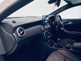 MERCEDES-BENZ A-CLASS 2.1 A200d AMG Line Hatchback 5dr Diesel Manual Euro 6 (s/s) (136