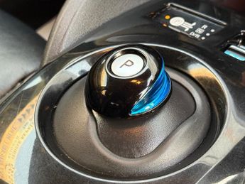 NISSAN LEAF 62kWh e+ Tekna Hatchback 5dr Electric Auto (217 ps)