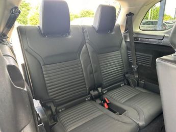 LAND ROVER DISCOVERY 3.0 SD V6 HSE Luxury SUV 5dr Diesel Auto 4WD Euro 6 (s/s) (306 p
