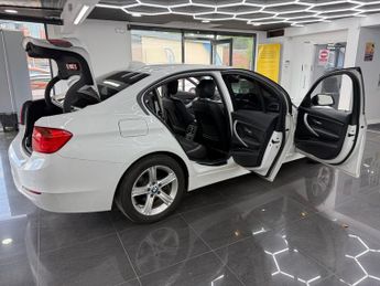BMW 3 SERIES 2.0 320i SE Saloon 4dr Petrol Auto xDrive Euro 5 (s/s) (184 ps)