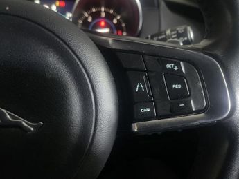 JAGUAR F-PACE 2.0 D180 R-Sport SUV 5dr Diesel Auto AWD Euro 6 (s/s) (180 ps)