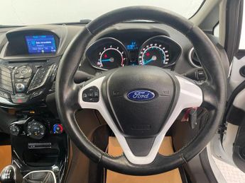 FORD FIESTA 1.0T EcoBoost Zetec White Edition Hatchback 3dr Petrol Manual Eu