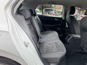 VOLKSWAGEN GOLF 2.0 TDI Style Hatchback 5dr Diesel DSG Euro 6 (s/s) (150 ps)