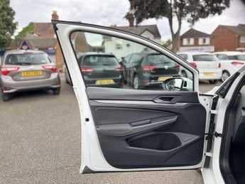 VOLKSWAGEN GOLF 2.0 TDI Style Hatchback 5dr Diesel DSG Euro 6 (s/s) (150 ps)
