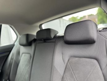 VOLKSWAGEN GOLF 2.0 TDI Style Hatchback 5dr Diesel DSG Euro 6 (s/s) (150 ps)