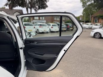 VOLKSWAGEN GOLF 2.0 TDI Style Hatchback 5dr Diesel DSG Euro 6 (s/s) (150 ps)