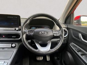 HYUNDAI KONA 64kWh Premium SUV 5dr Electric Auto (10.5kW Charger) (204 ps)