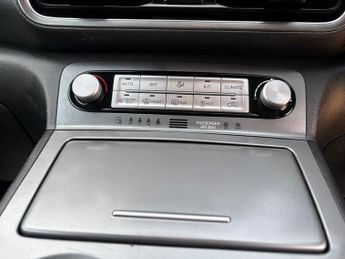 HYUNDAI KONA 64kWh Premium SUV 5dr Electric Auto (10.5kW Charger) (204 ps)