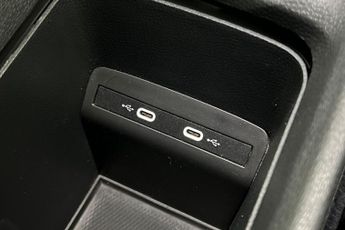 VOLKSWAGEN ID.3 Pro Performance 58kWh Life Hatchback 5dr Electric Auto (204 ps) 