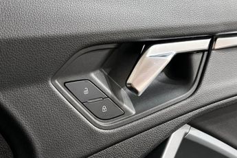 AUDI Q3 2.0 TDI 35 S line SUV 5dr Diesel Manual quattro Euro 6 (s/s) (15
