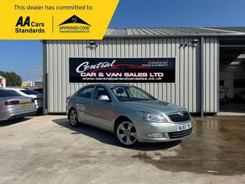 Skoda Octavia 1.6 TDI Elegance Hatchback 5dr Diesel Manual Euro 5 (105 ps)
