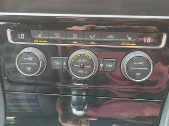VOLKSWAGEN GOLF 1.4 TSI 8.7kWh GTE Advance Hatchback 5dr Petrol Plug-in Hybrid D