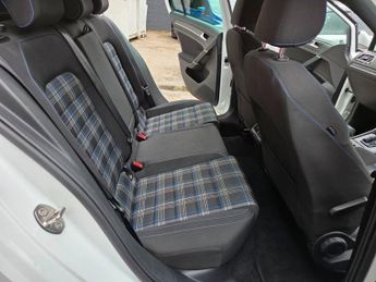 VOLKSWAGEN GOLF 1.4 TSI 8.7kWh GTE Advance Hatchback 5dr Petrol Plug-in Hybrid D