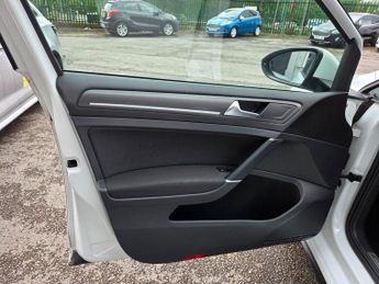 VOLKSWAGEN GOLF 1.4 TSI 8.7kWh GTE Advance Hatchback 5dr Petrol Plug-in Hybrid D