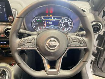 NISSAN JUKE 1.0 DIG-T Kiiro SUV 5dr Petrol DCT Auto Euro 6 (s/s) (114 ps)
