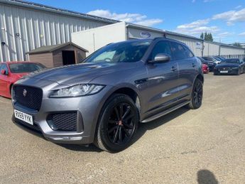 Jaguar F-Pace 2.0 D180 Chequered Flag SUV 5dr Diesel Auto AWD Euro 6 (s/s) (18