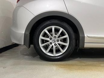 HONDA CIVIC 1.8 i-VTEC ES Hatchback 5dr Petrol Auto Euro 5 (142 ps)