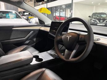 TESLA Model 3 Standard Range Plus Saloon 4dr Electric Auto RWD (241 bhp)