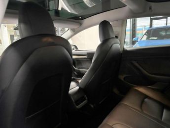 TESLA Model 3 Standard Range Plus Saloon 4dr Electric Auto RWD (241 bhp)
