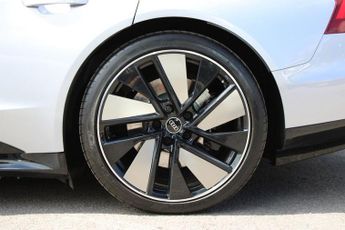 AUDI E-TRON GT 93.4kWh Saloon 4dr Electric Auto quattro (598 ps)