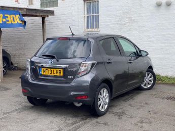 TOYOTA YARIS 1.5 VVT-h T4 Hatchback 5dr Petrol Hybrid CVT Euro 5 (101 ps)