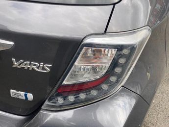 TOYOTA YARIS 1.5 VVT-h T4 Hatchback 5dr Petrol Hybrid CVT Euro 5 (101 ps)