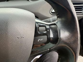 PEUGEOT 308 1.2 PureTech Active Hatchback 5dr Petrol EAT Euro 6 (s/s) (130 p