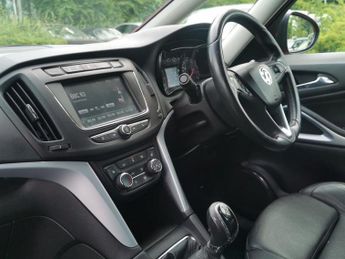 VAUXHALL ZAFIRA TOURER 1.4i Turbo SRi MPV 5dr Petrol Manual Euro 6 (140 ps)