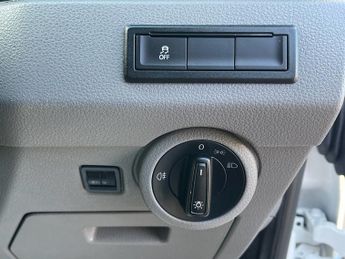 VOLKSWAGEN e-Transporter e 110 37.3kWh Panel Van 5dr Electric Auto LWB (110 ps)